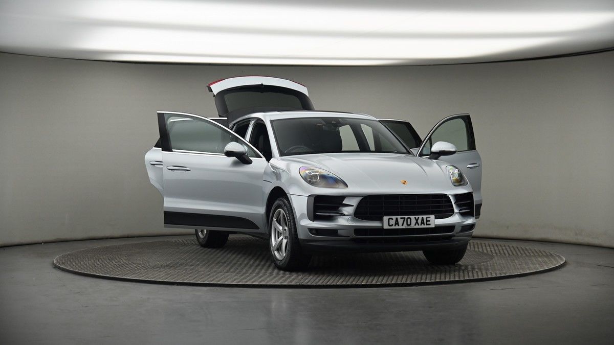 More views of Porsche Macan