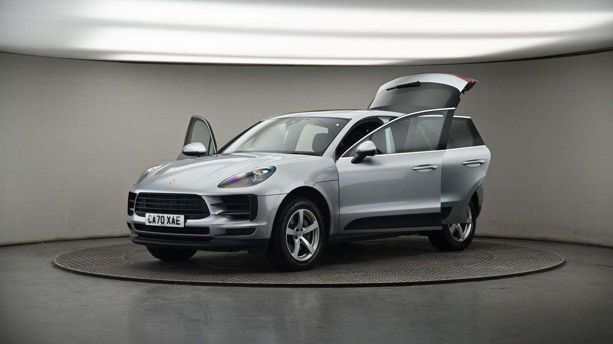 More views of Porsche Macan