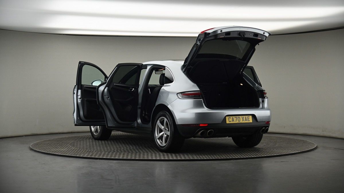 Porsche Macan Image 8