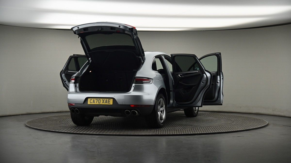 More views of Porsche Macan