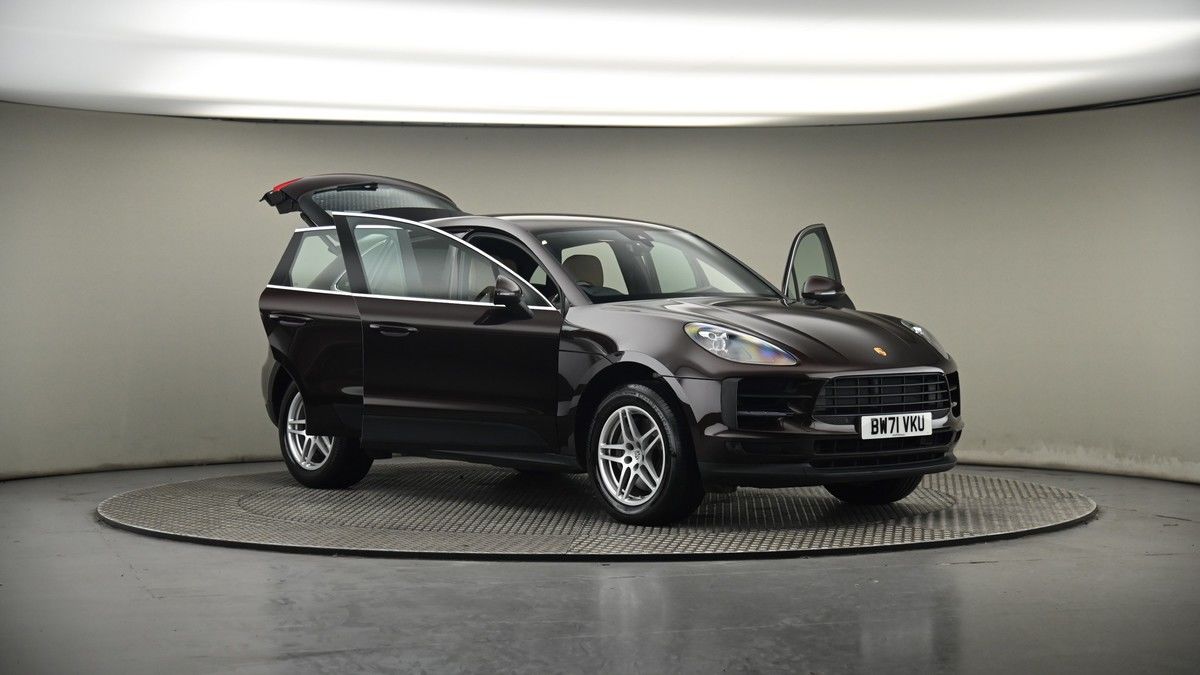 More views of Porsche Macan