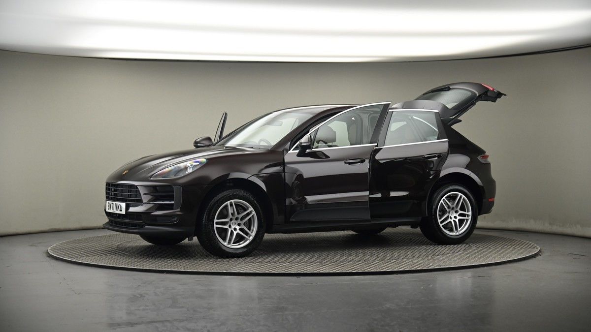 More views of Porsche Macan