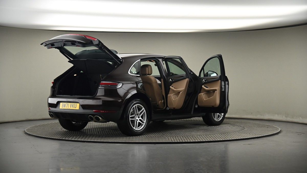 More views of Porsche Macan