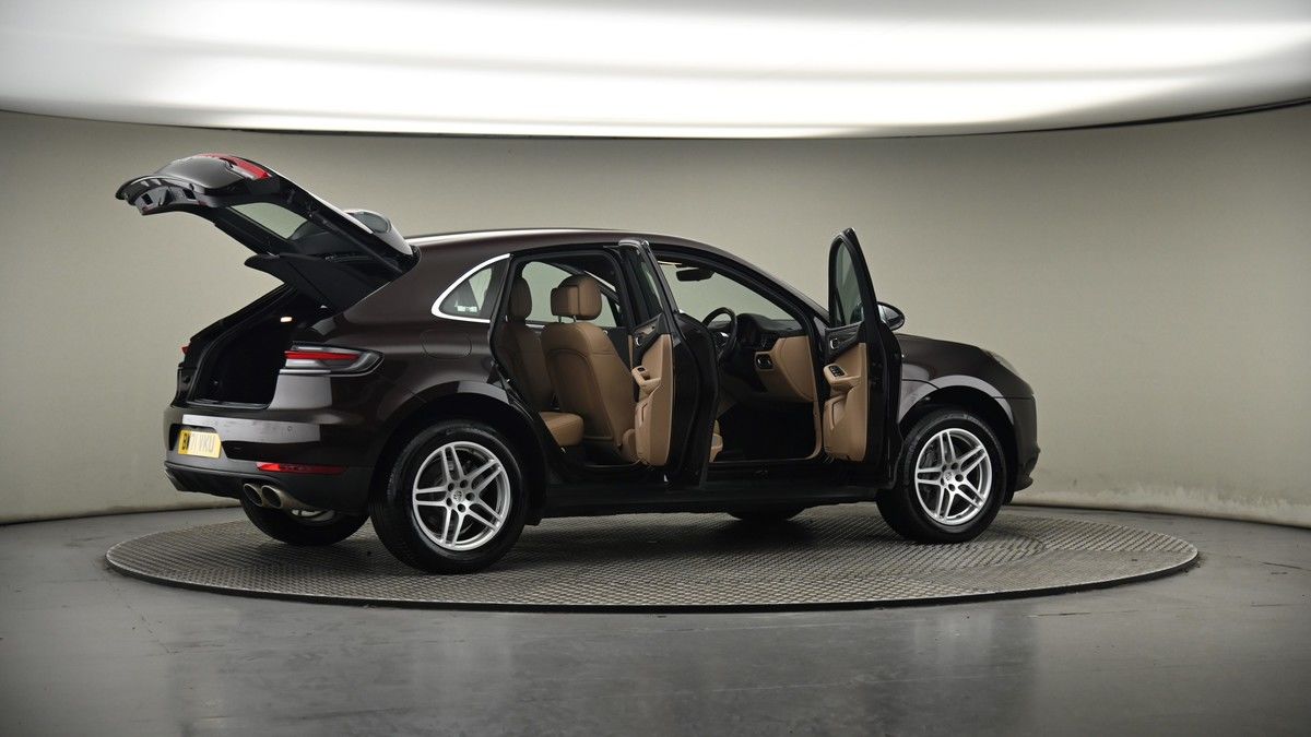 More views of Porsche Macan