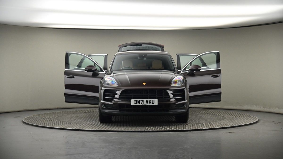 More views of Porsche Macan