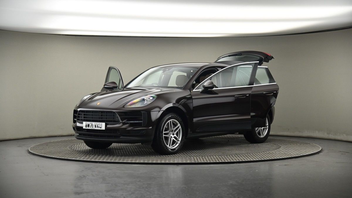 More views of Porsche Macan