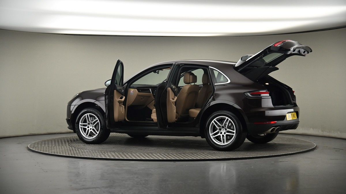 More views of Porsche Macan