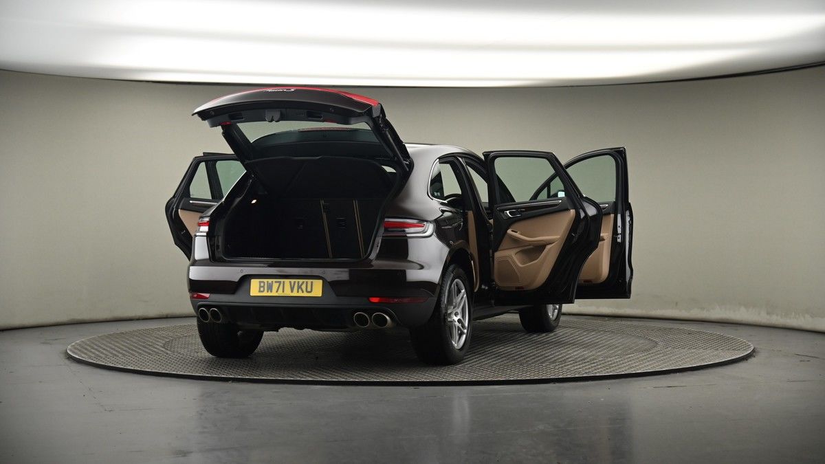 More views of Porsche Macan