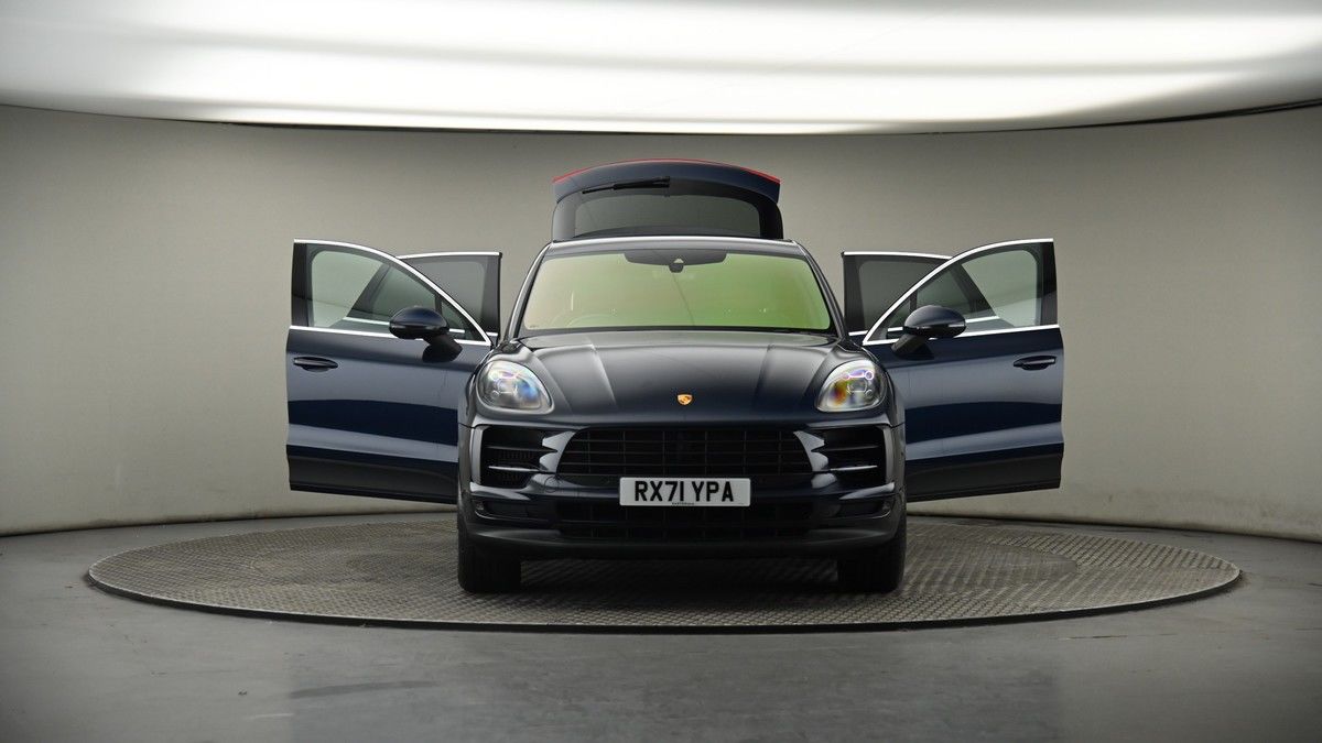 More views of Porsche Macan