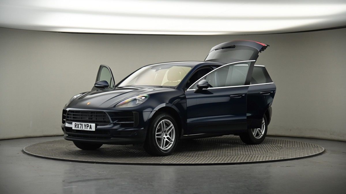 More views of Porsche Macan