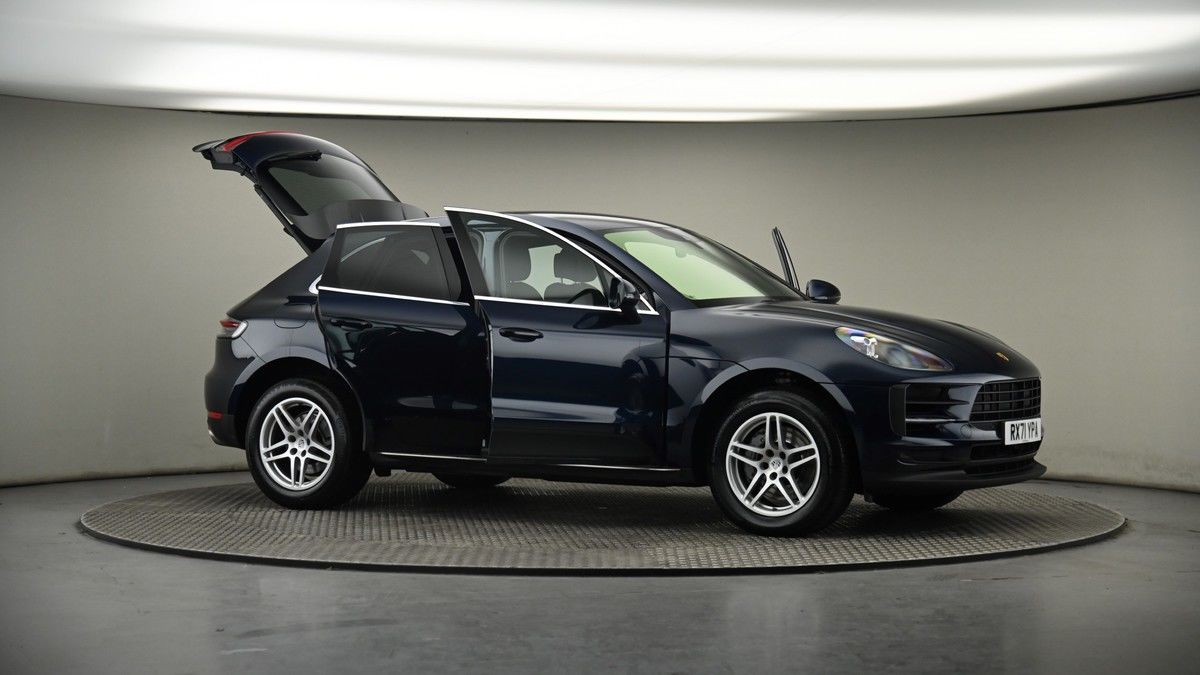 More views of Porsche Macan