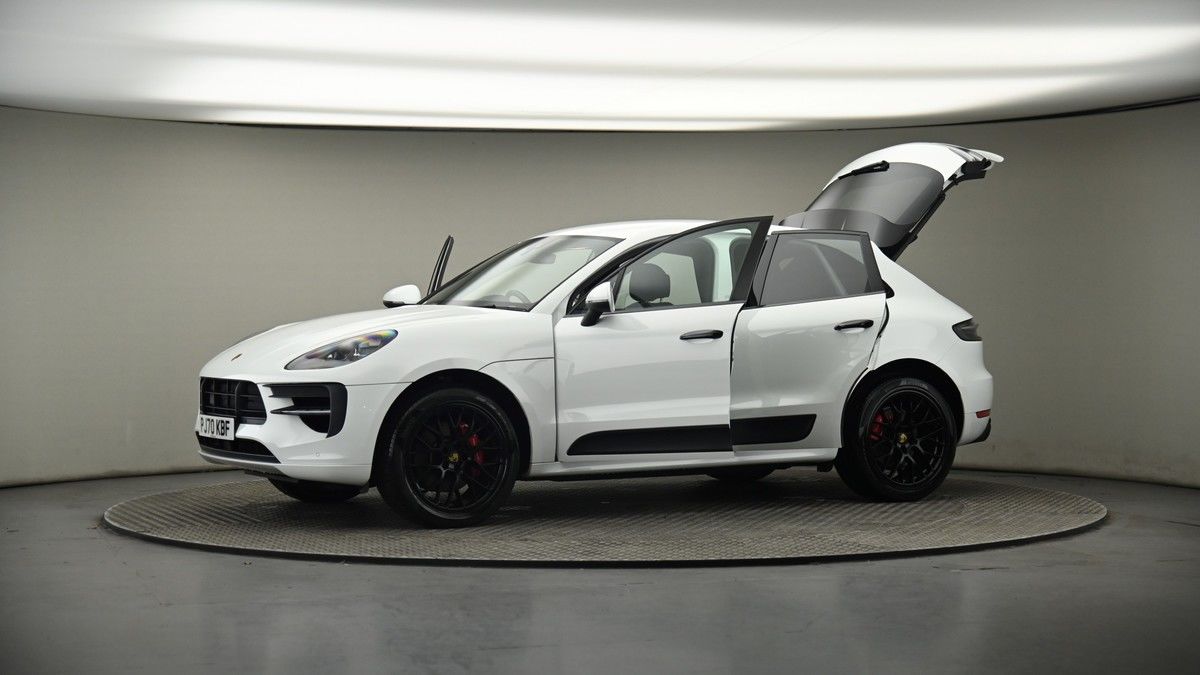 More views of Porsche Macan