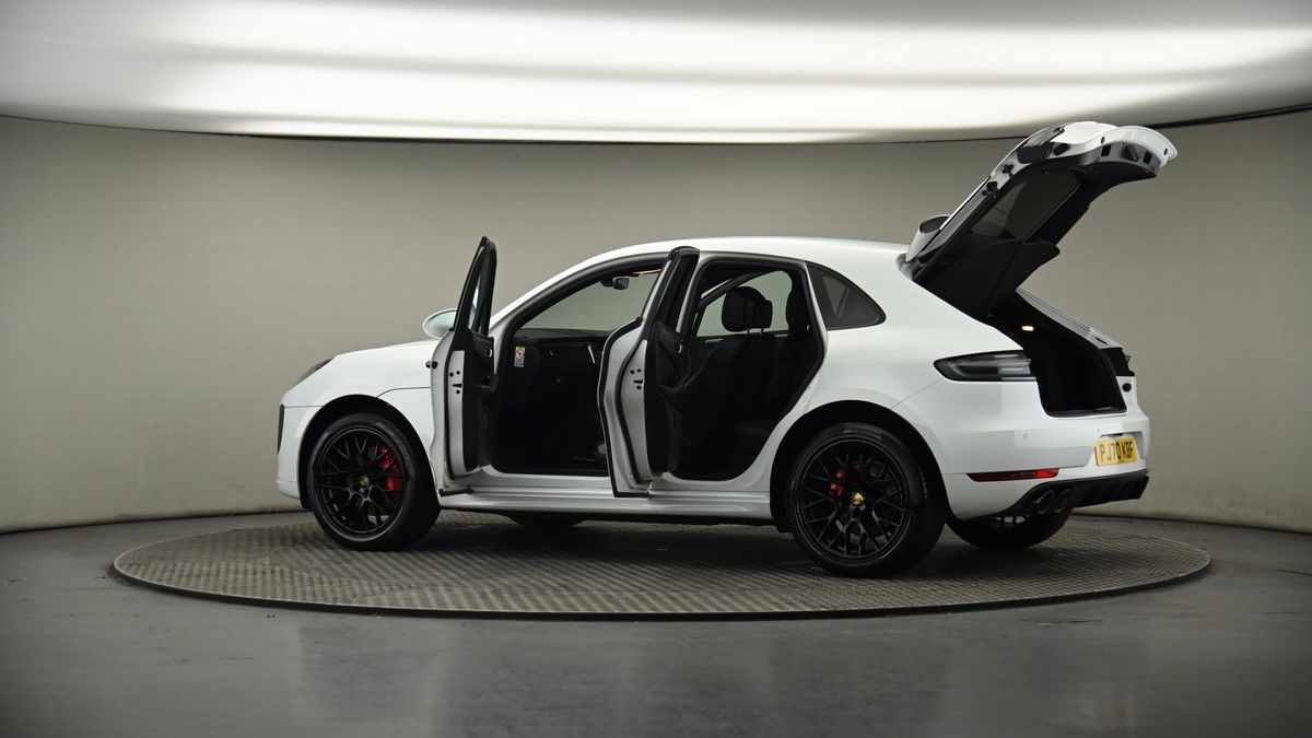 More views of Porsche Macan