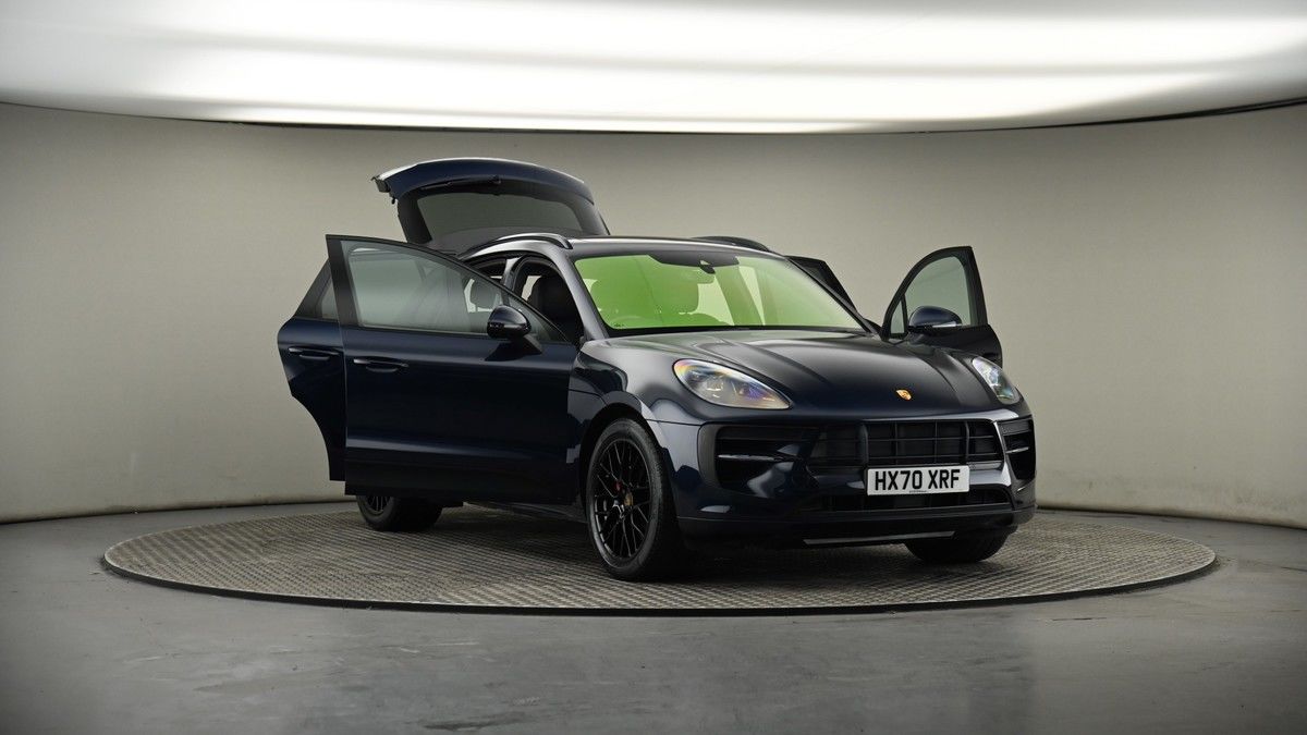 More views of Porsche Macan