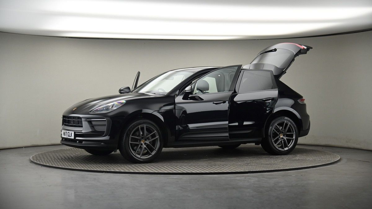 More views of Porsche Macan