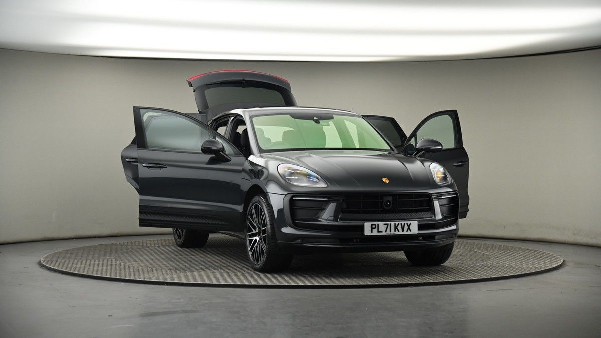 More views of Porsche Macan