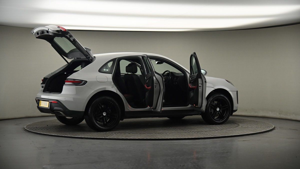 More views of Porsche Macan