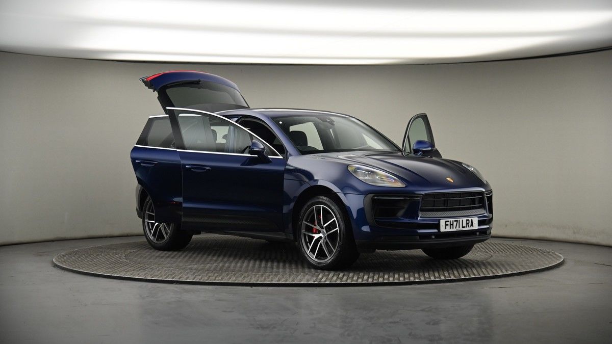 More views of Porsche Macan