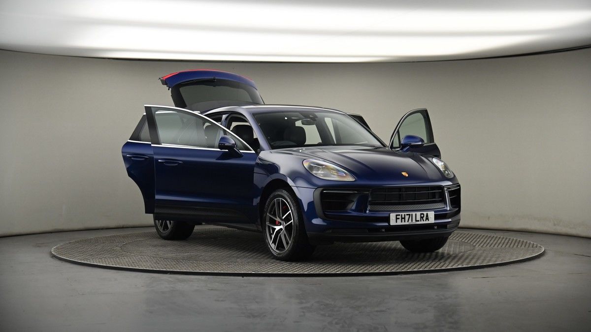 More views of Porsche Macan