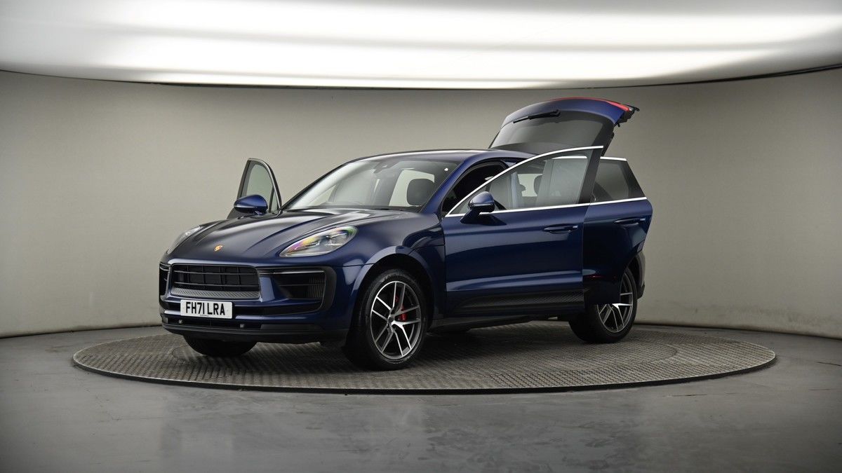 More views of Porsche Macan