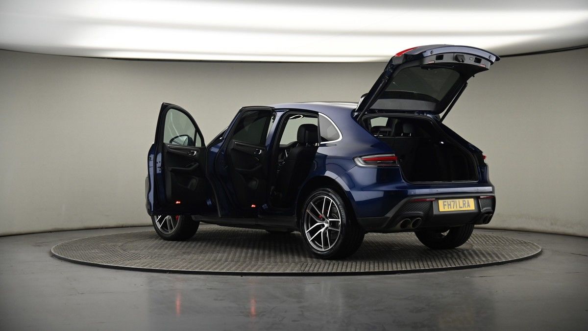 More views of Porsche Macan