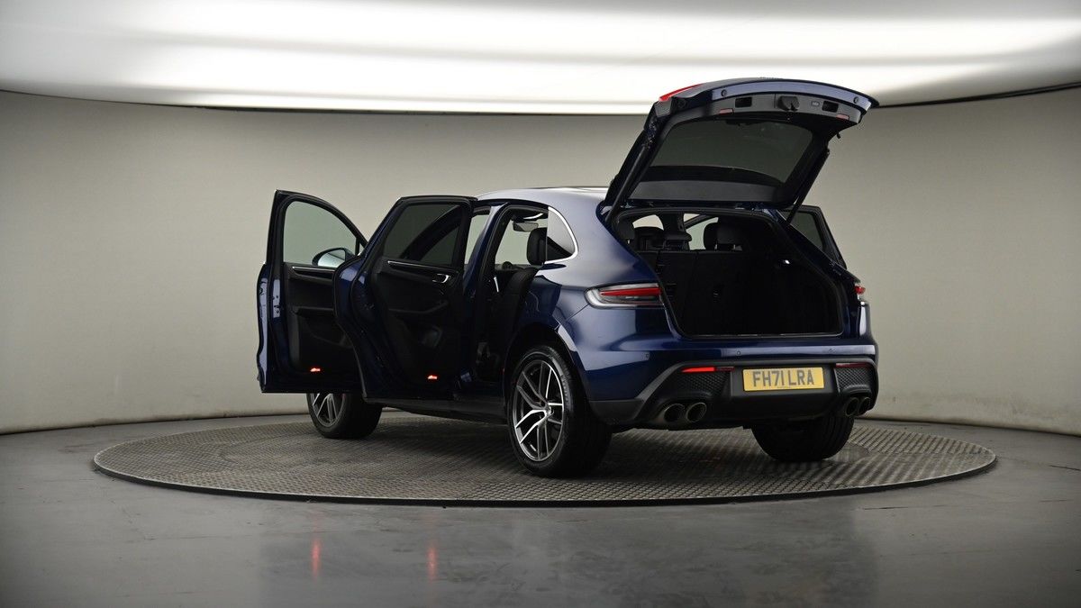 More views of Porsche Macan