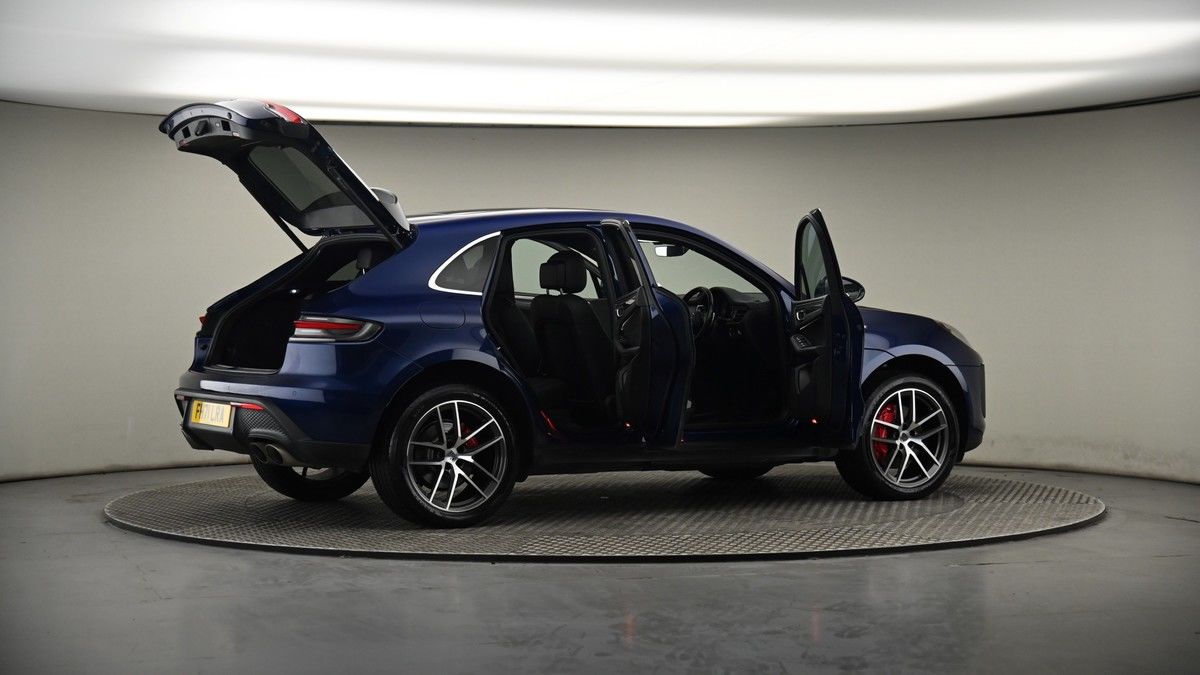 More views of Porsche Macan