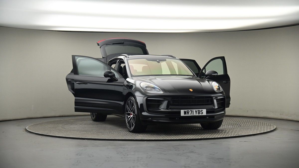 More views of Porsche Macan