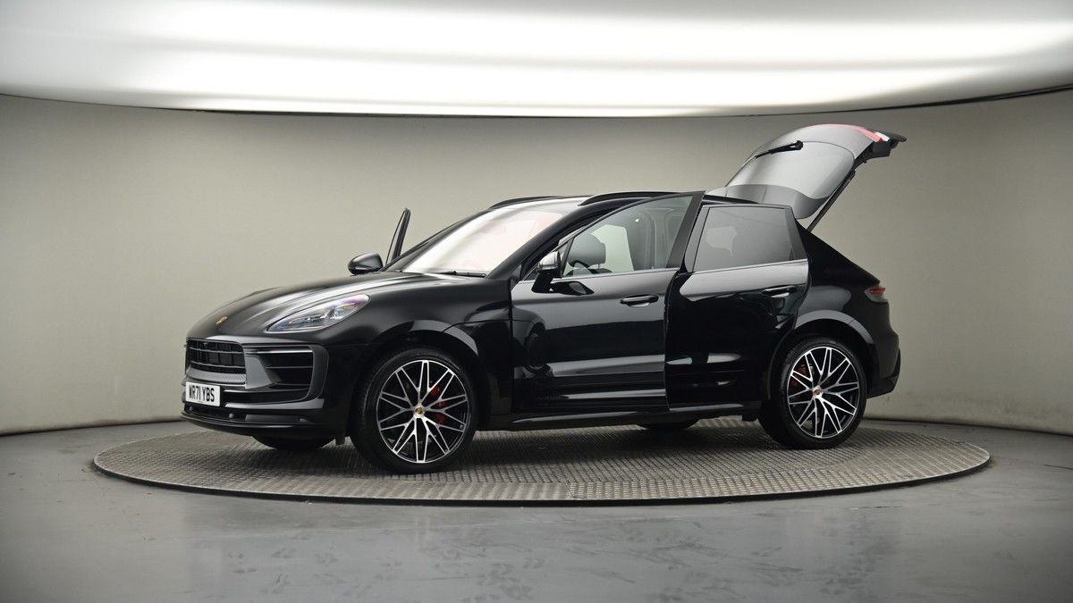 More views of Porsche Macan