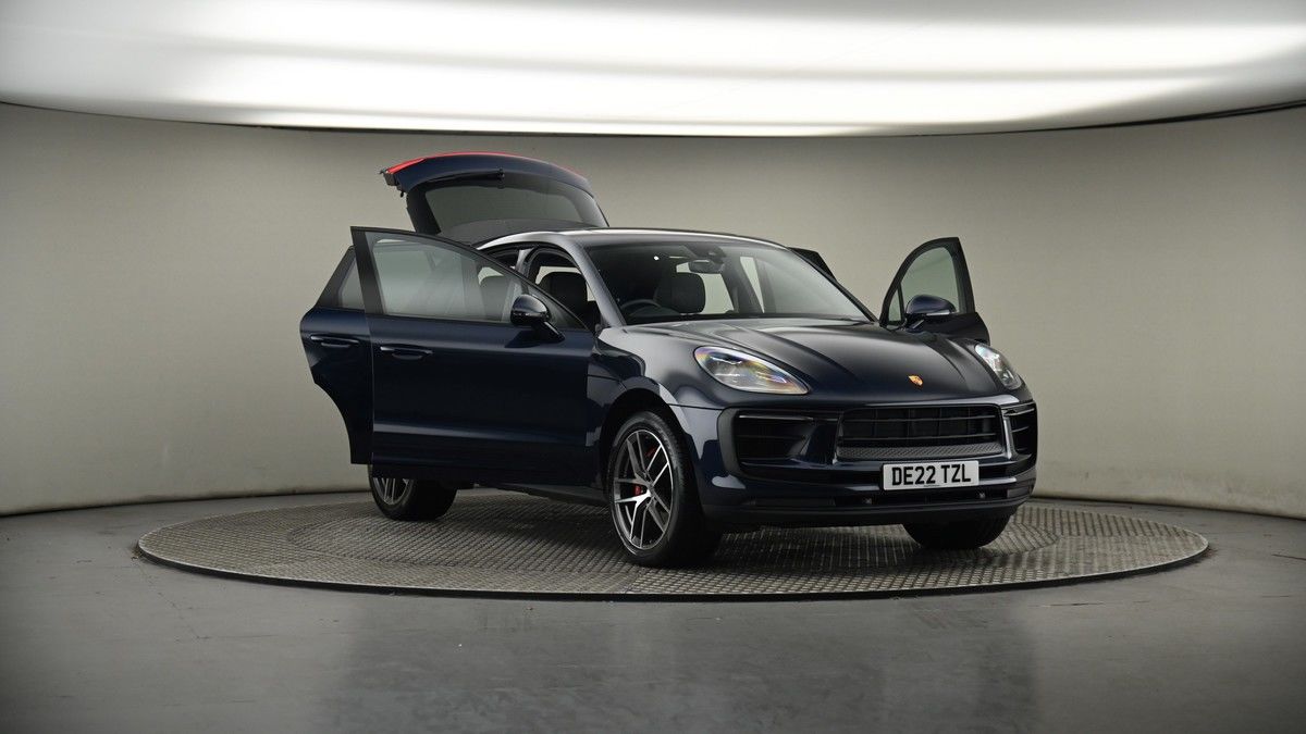 More views of Porsche Macan