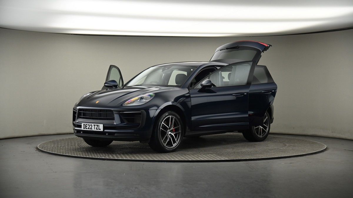 More views of Porsche Macan