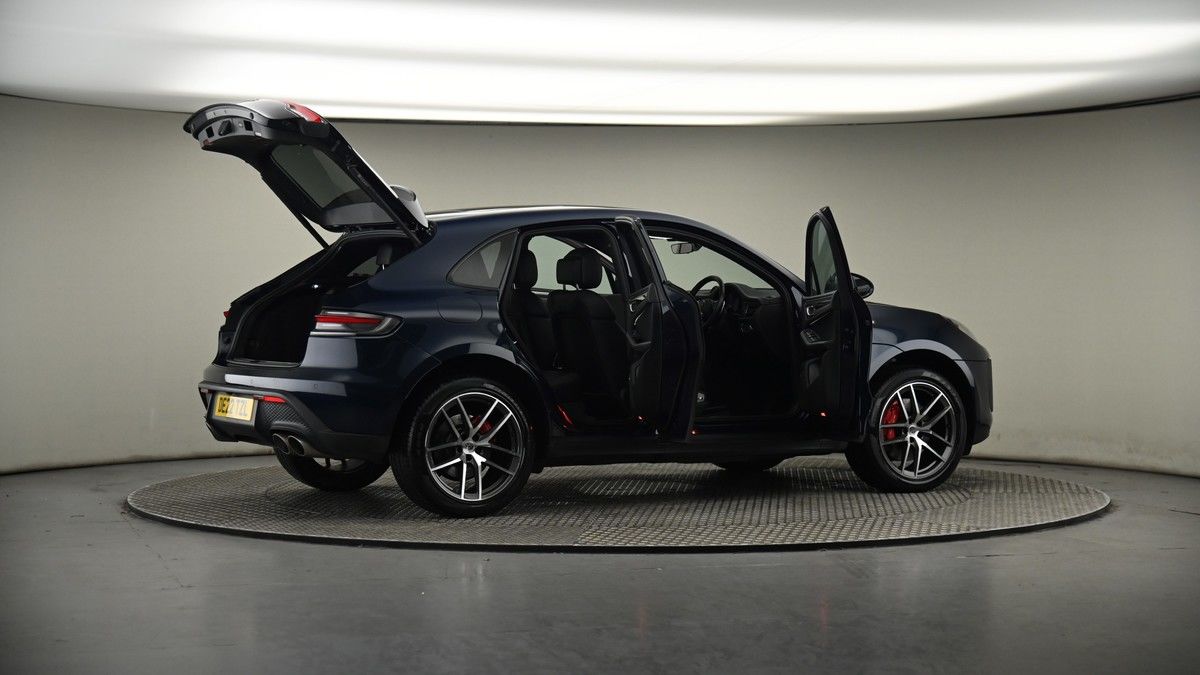 More views of Porsche Macan