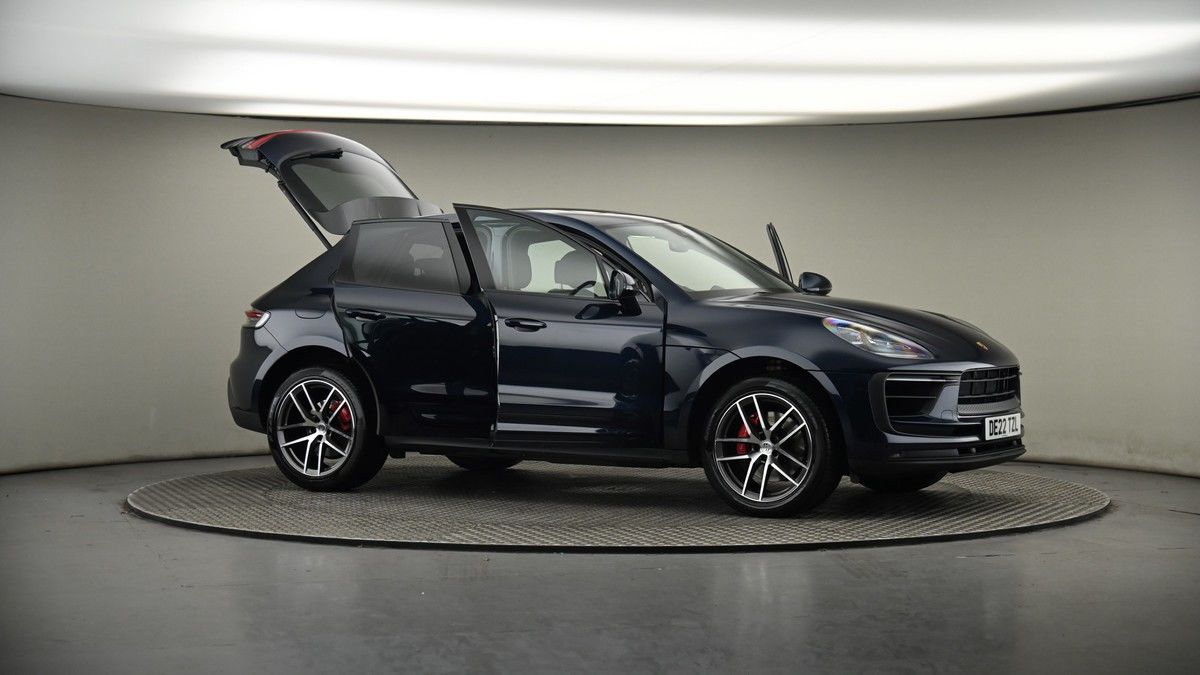 More views of Porsche Macan