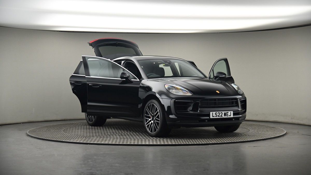 More views of Porsche Macan