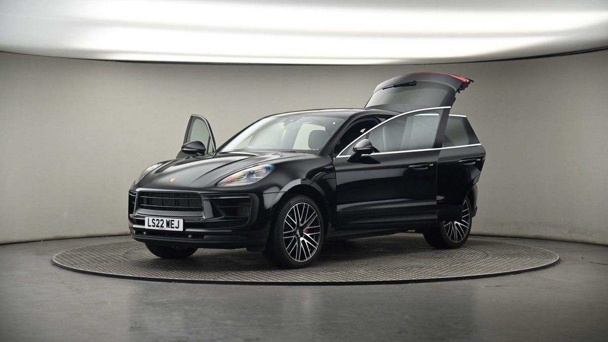 More views of Porsche Macan