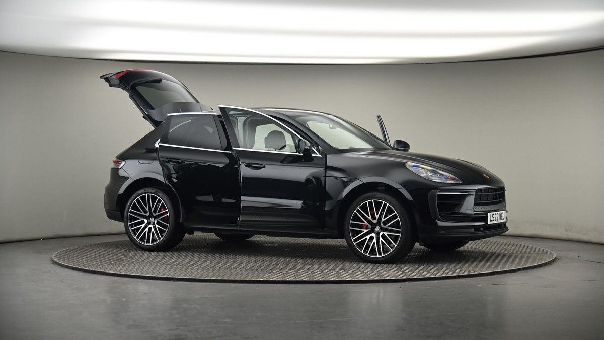 More views of Porsche Macan