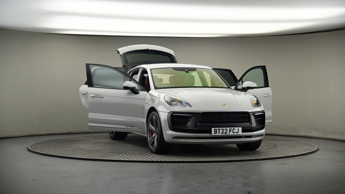 More views of Porsche Macan