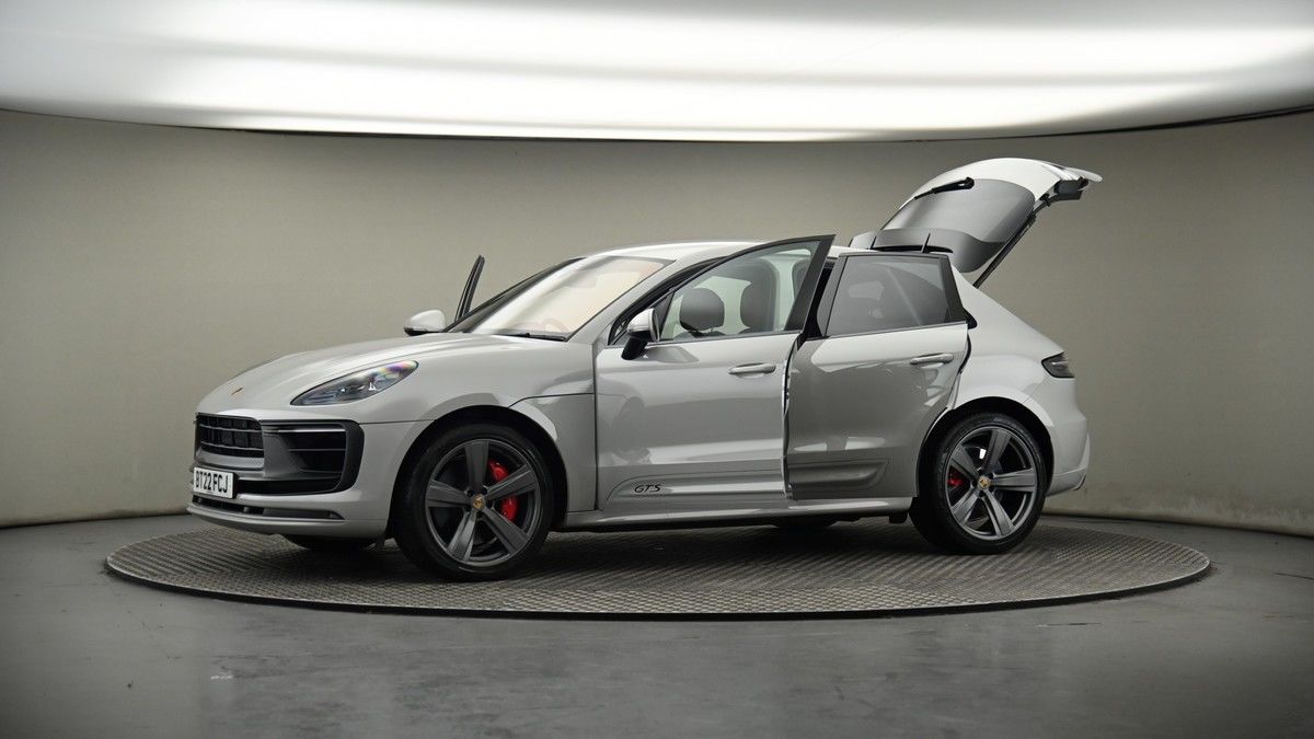 More views of Porsche Macan