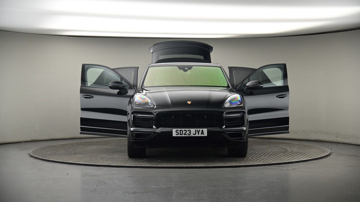 More views of Porsche Cayenne