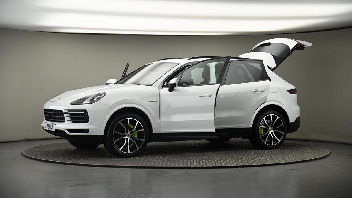 More views of Porsche Cayenne