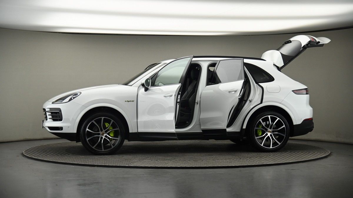 More views of Porsche Cayenne