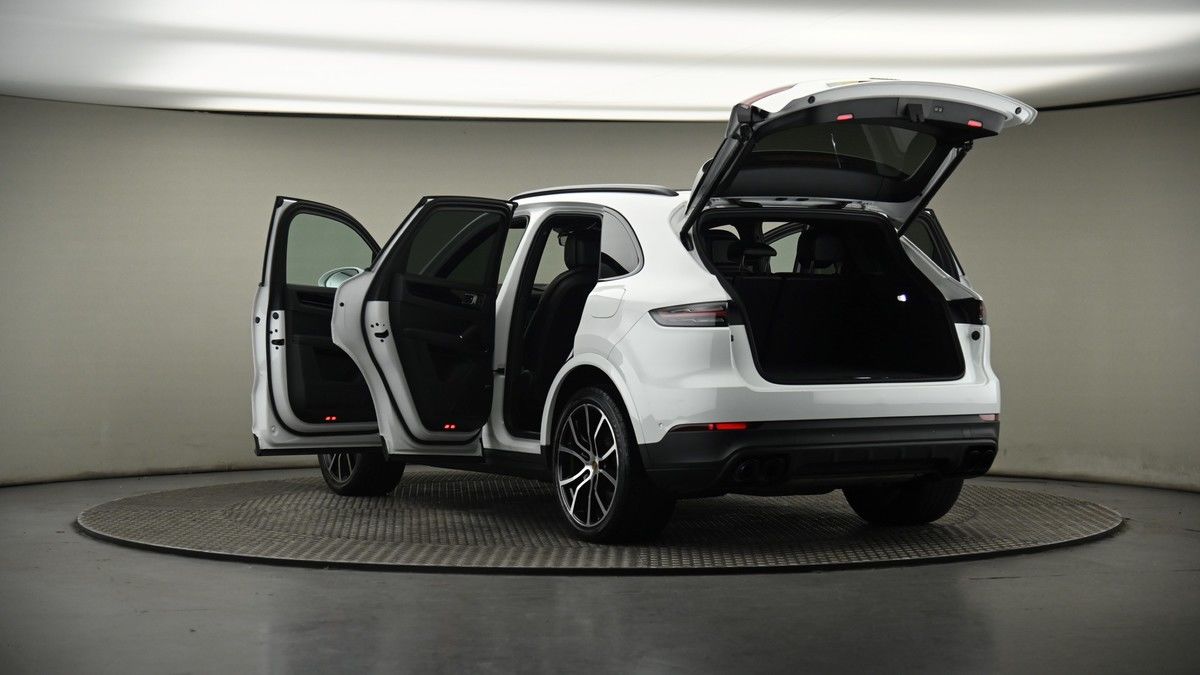 Porsche Cayenne Image 8