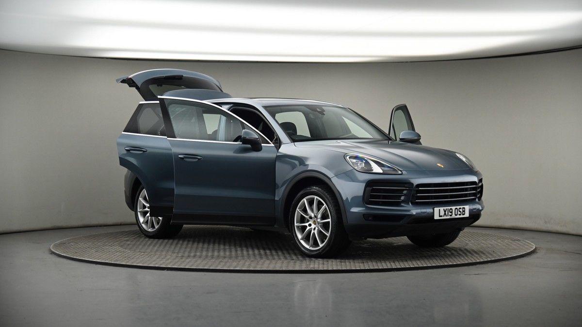 More views of Porsche Cayenne