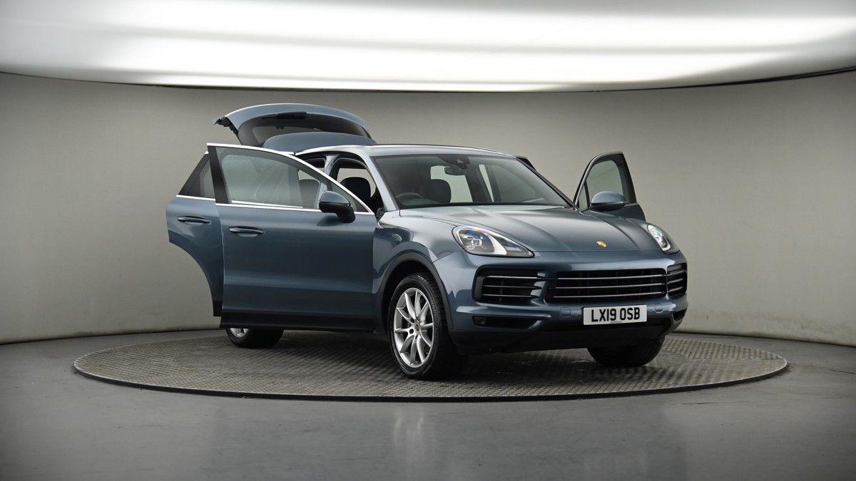 More views of Porsche Cayenne