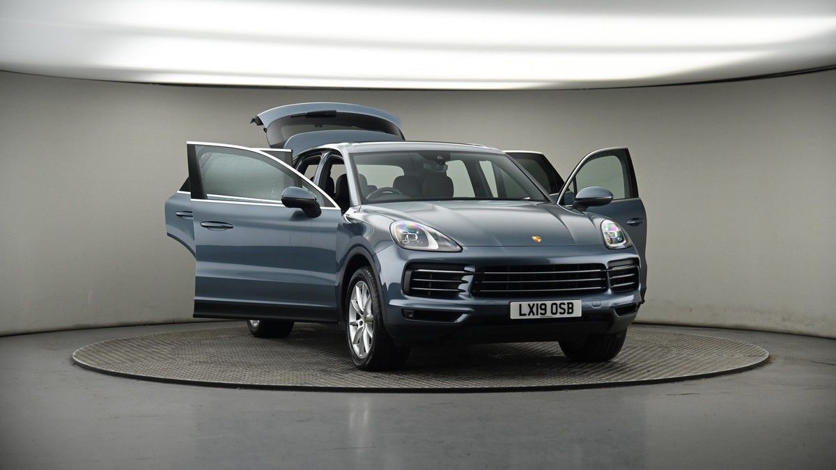 More views of Porsche Cayenne