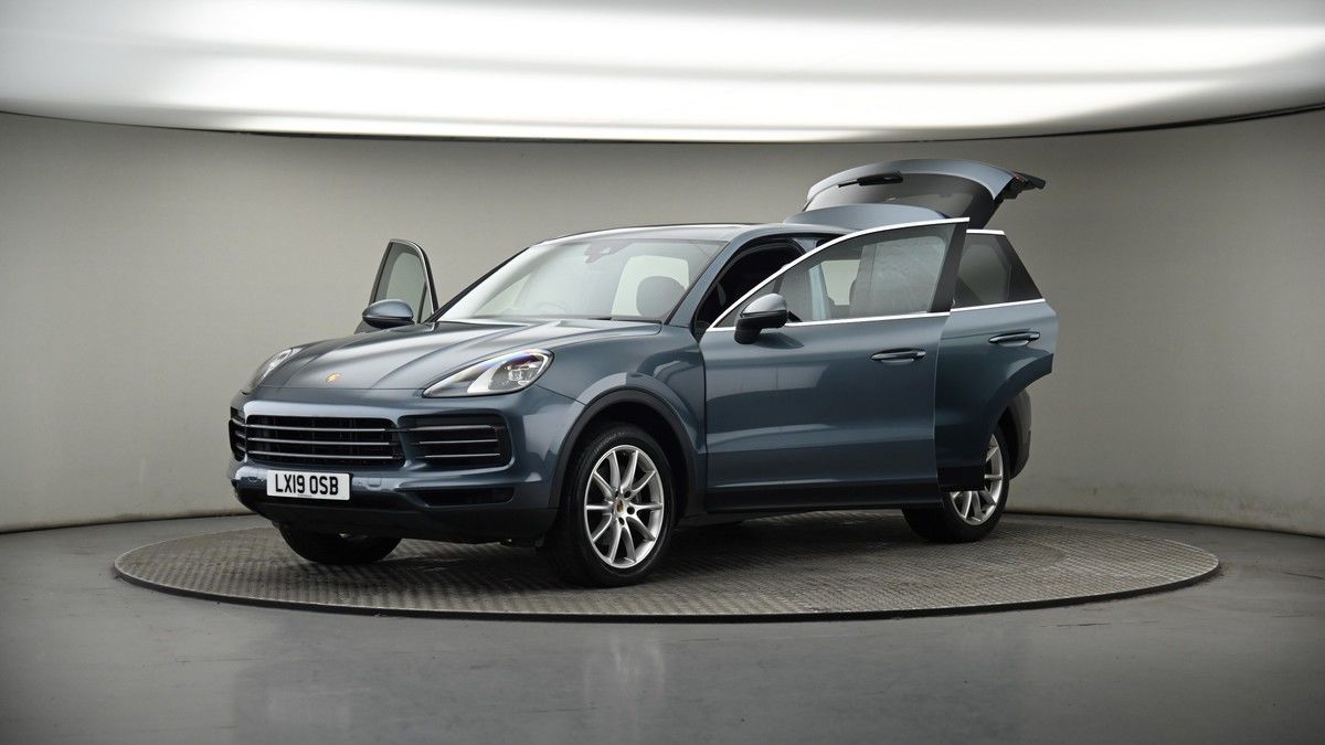 More views of Porsche Cayenne