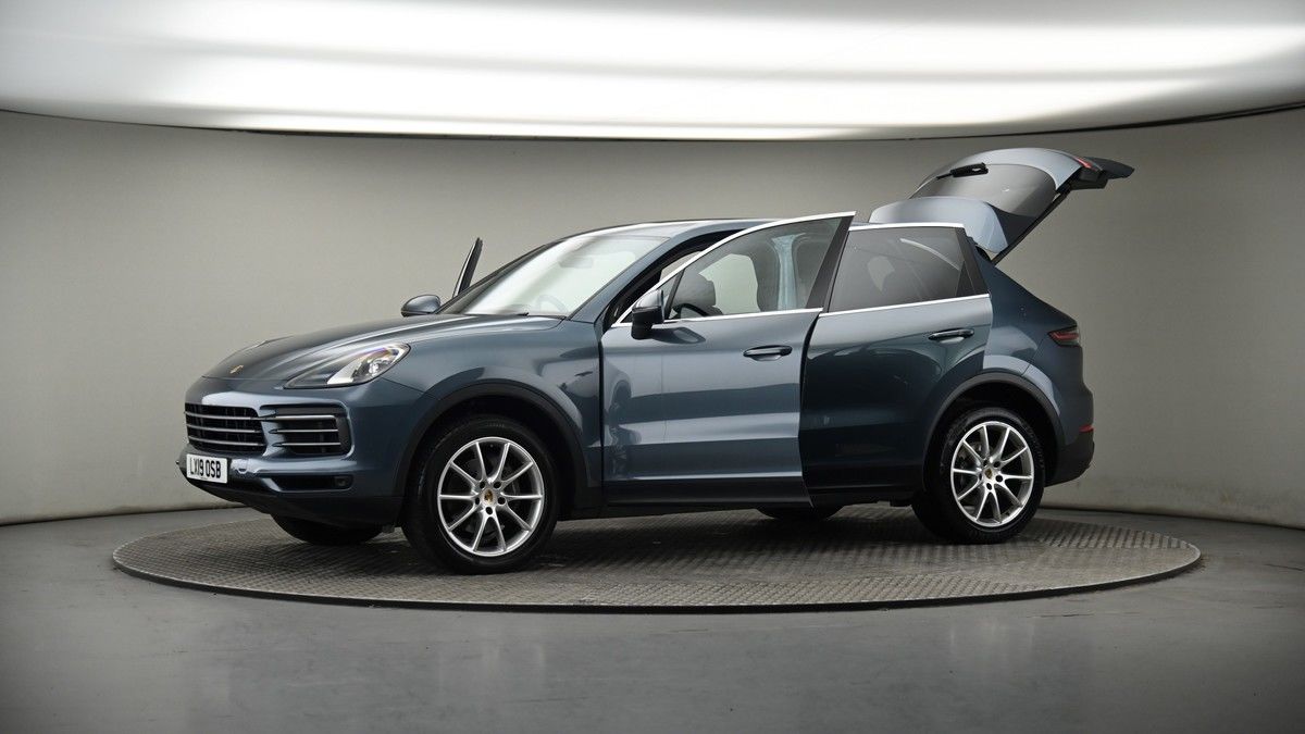 More views of Porsche Cayenne