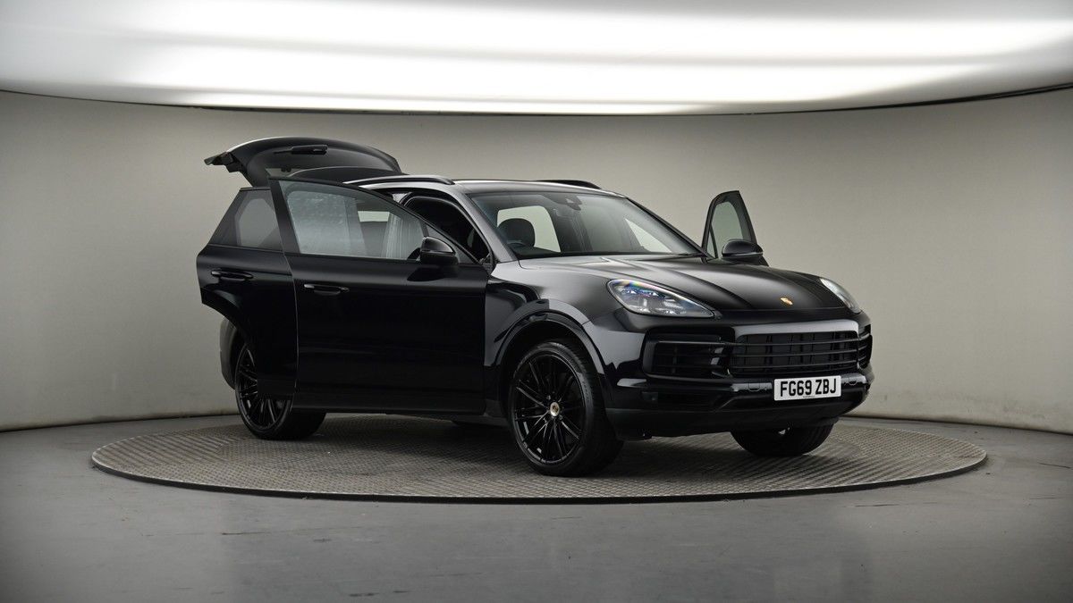 More views of Porsche Cayenne