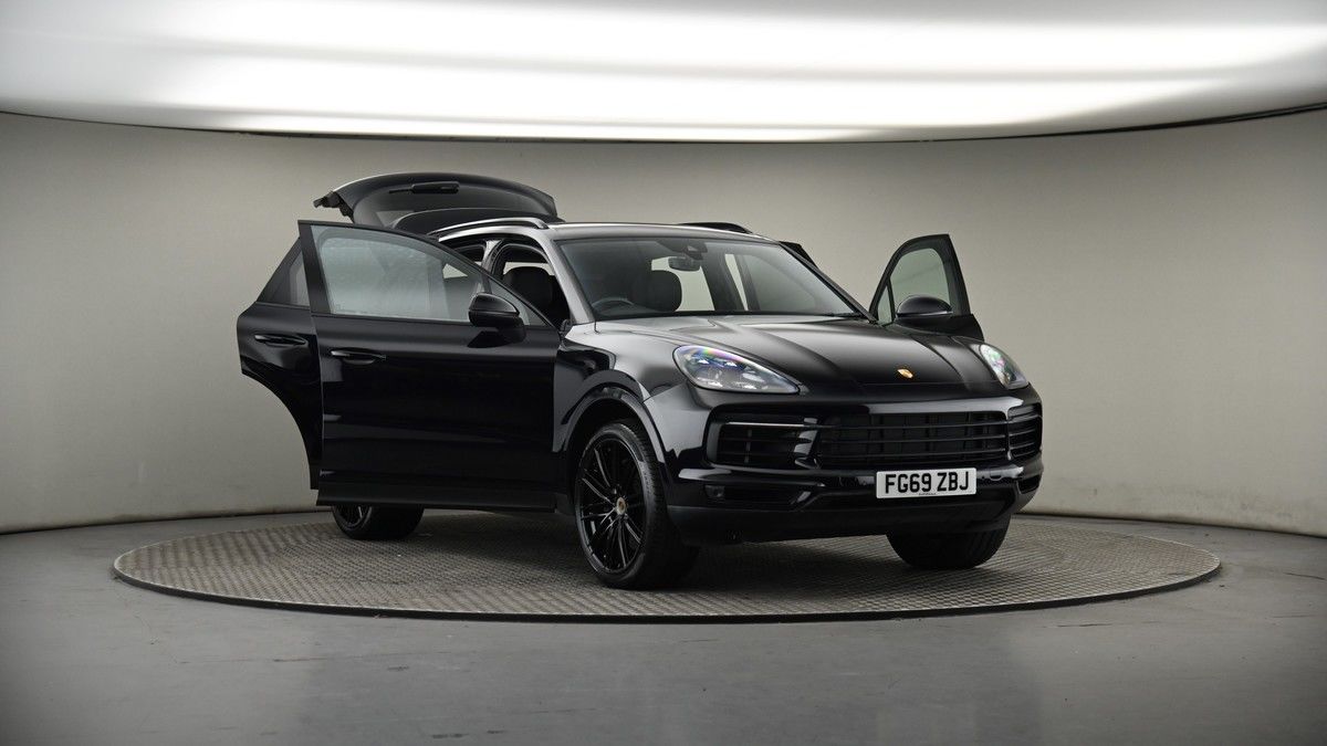 More views of Porsche Cayenne