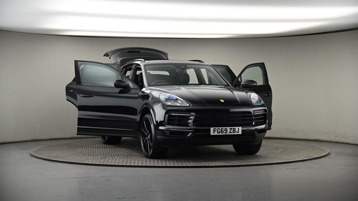 More views of Porsche Cayenne